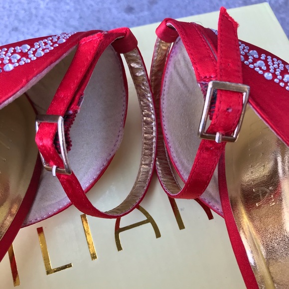 Sexy Red Satin Platform Heel Pumps with Rinestones - Picture 6 of 8